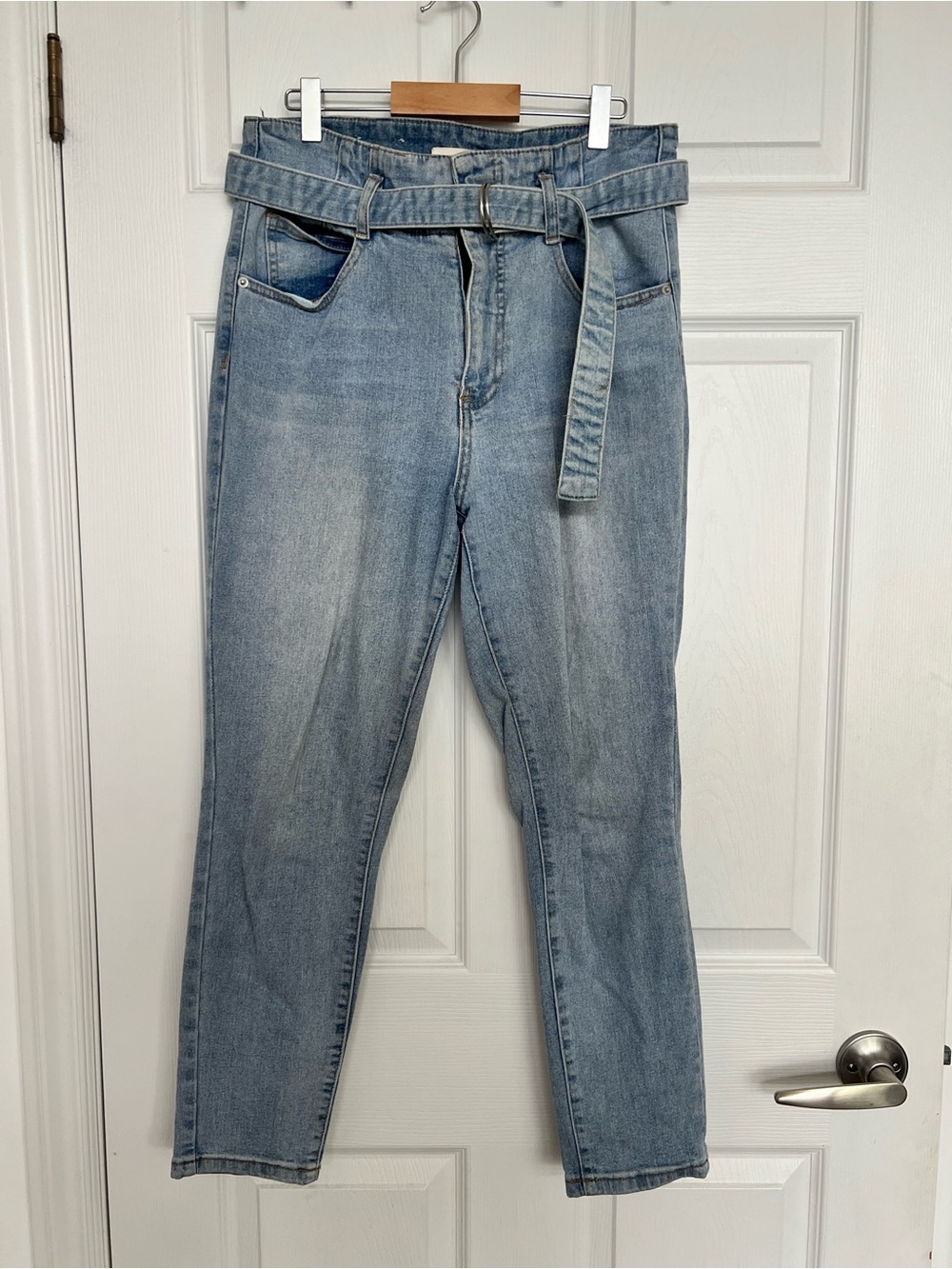 Ardene Light Blue High-Rise Belted Jeans
